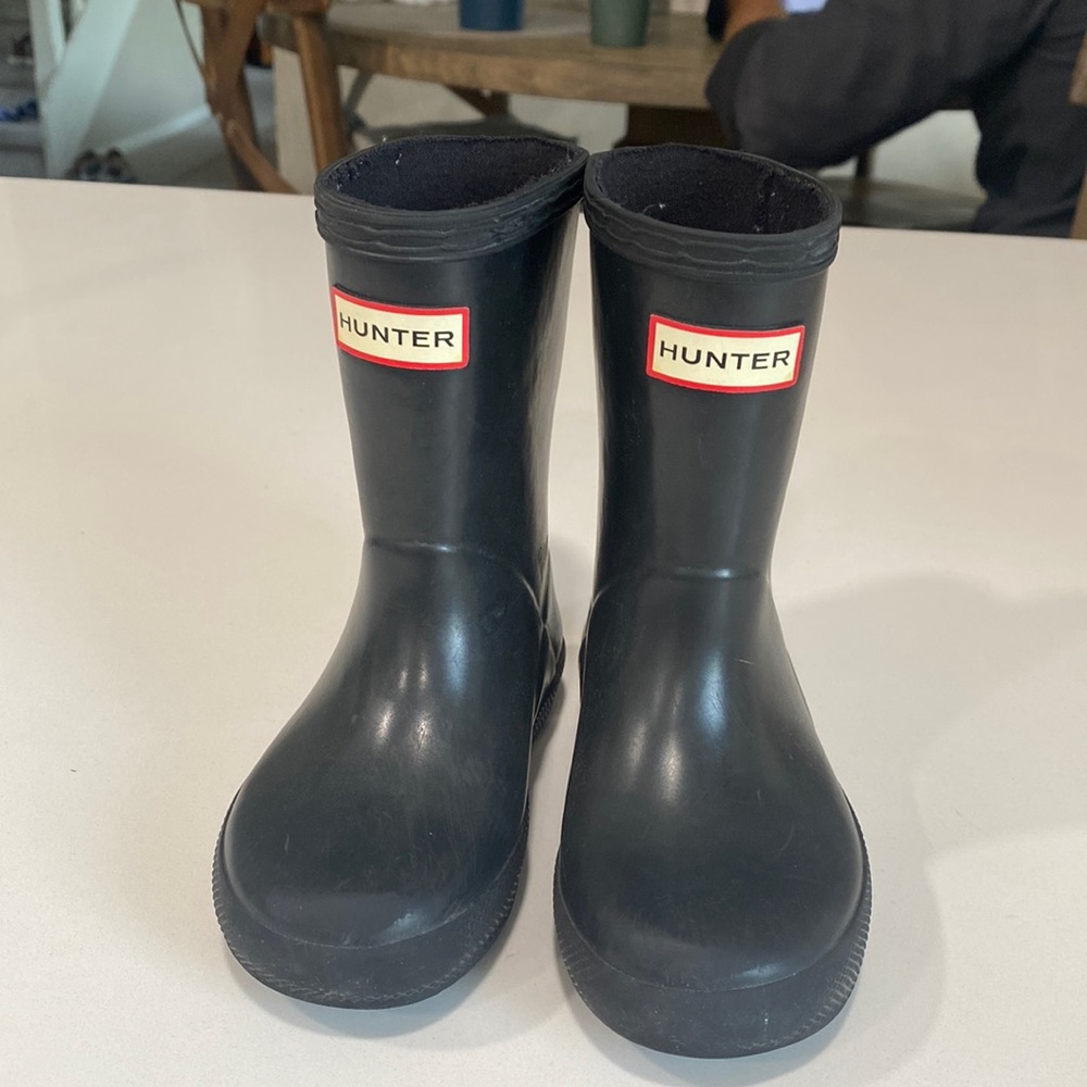 Toddler Hunter rain boots size 6/ black